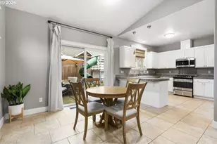 9250 SW Sagert St, Tualatin, OR 97062 - Photo 8