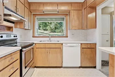 9477 SW 62nd Dr, Portland, OR 97219 - Photo 12