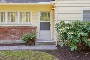 9477 SW 62nd Dr, Portland, OR 97219 - Photo 4