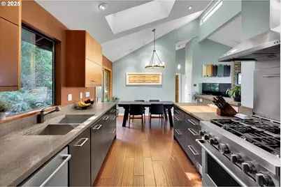 3212 NW Wilson St, Portland, OR 97210 - Photo 4