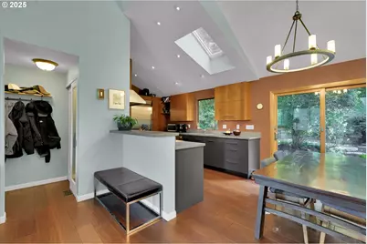 3212 NW Wilson St, Portland, OR 97210 - Photo 8