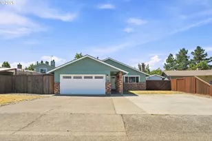 305 Meadow Ln, Creswell, OR 97426 - Photo 2