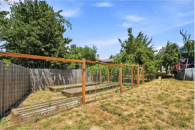 305 Meadow Ln, Creswell, OR 97426 - Photo 24