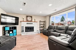 305 Meadow Ln, Creswell, OR 97426 - Photo 6