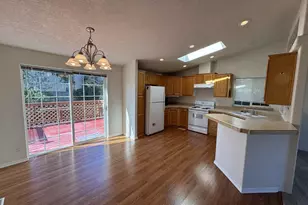 855 Maple St, Florence, OR 97439 - Photo 8