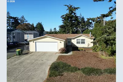 855 Maple St, Florence, OR 97439 - Photo 2