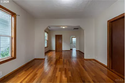 184 S 2nd St, Saint Helens, OR 97051 - Photo 4
