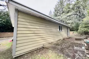 4923 Mitchell Loop Rd, Florence, OR 97439 - Photo 4