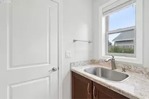 1277 Robert St, Woodburn, OR 97071 - Photo 22