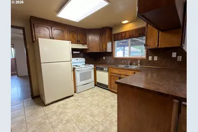 2188 SE Pine St, Hillsboro, OR 97123 - Photo 6