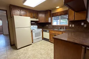 2188 SE Pine St, Hillsboro, OR 97123 - Photo 6
