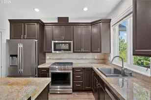 10005 SE Old Town Ct, Happy Valley, OR 97086 - Photo 4