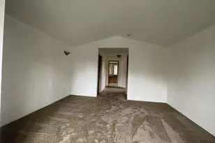 702 NE 94th Ave, Portland, OR 97220 - Photo 20