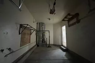 702 NE 94th Ave, Portland, OR 97220 - Photo 42