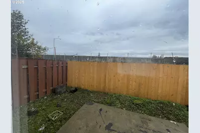 702 NE 94th Ave, Portland, OR 97220 - Photo 46