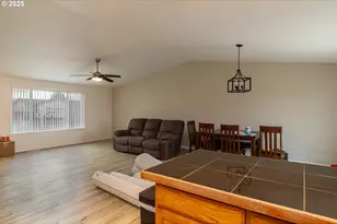 160 S E 9th St, Irrigon, OR 97844 - Photo 8