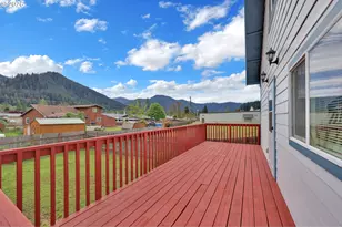 47638 Hwy 58, Oakridge, OR 97463 - Photo 6