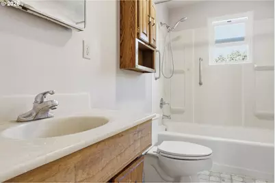687 Jefferson St, Lafayette, OR 97127 - Photo 18