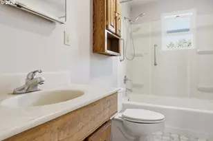 687 Jefferson St, Lafayette, OR 97127 - Photo 18