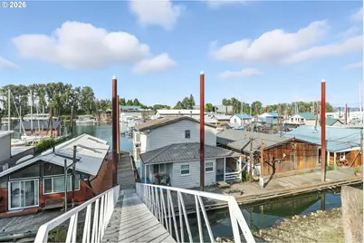 535 NE Bridgeton Rd #2, Portland, OR 97211 - Photo 2