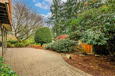 472 SE 72nd Ave, Portland, OR 97215 - Photo 36