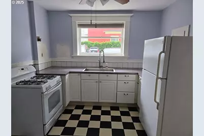 2083 NW Johnson St #5, Portland, OR 97209 - Photo 4