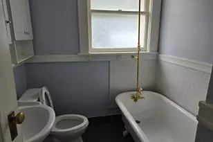 2083 NW Johnson St, Portland, OR 97209 - Photo 10