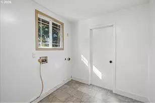 17148 SE Market St, Portland, OR 97233 - Photo 20