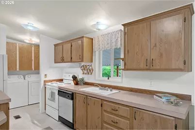 358 La Casa St, Eugene, OR 97402 - Photo 12