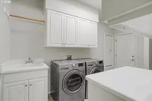9004 SW Lancelot Ln, Portland, OR 97219 - Photo 14