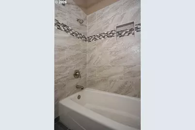 9004 SW Lancelot Ln, Portland, OR 97219 - Photo 30