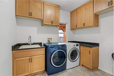 825 Waverly St, Eugene, OR 97401 - Photo 14