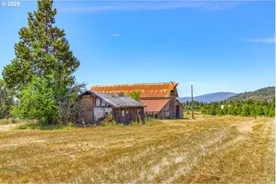 5005 Caves Hwy, Cave Junction, OR 97523 - Photo 18