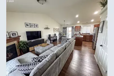 277 Grouse Ct, Hermiston, OR 97838 - Photo 2