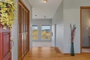 7627 SE 140th Dr, Portland, OR 97236 - Photo 4
