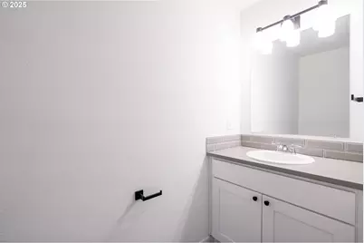 11189 SE Stark St, Portland, OR 97216 - Photo 6