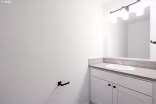 11189 SE Stark St, Portland, OR 97216 - Photo 6