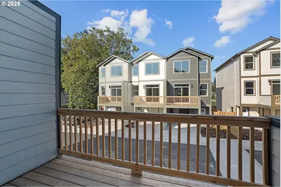 11189 SE Stark St, Portland, OR 97216 - Photo 10