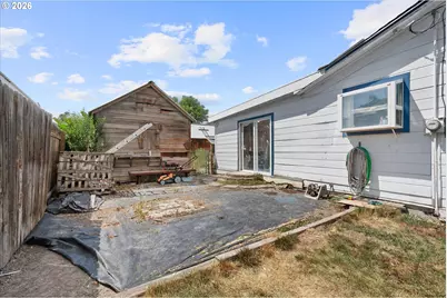 1829 Chestnut St, Baker City, OR 97814 - Photo 2