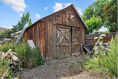 1829 Chestnut St, Baker City, OR 97814 - Photo 4