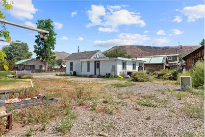 1829 Chestnut St, Baker City, OR 97814 - Photo 6