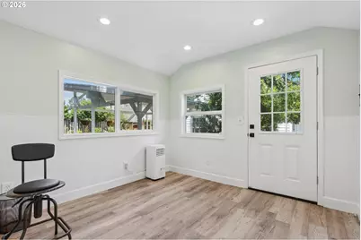 14250 SW Bonnie Brae St, Beaverton, OR 97005 - Photo 32