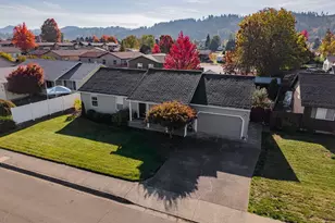 1204 E 2nd Ave, Sutherlin, OR 97479 - Photo 2