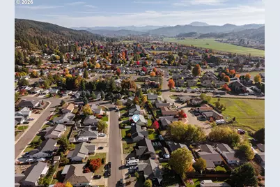 1204 E Second Ave, Sutherlin, OR 97479 - Photo 38