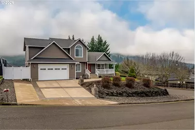 902 N View Dr, Roseburg North, OR 97495 - Photo 1