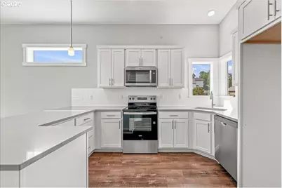200 Black Hawk Ct, Columbia City, OR 97018 - Photo 10