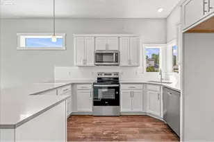 200 Black Hawk Ct, Columbia City, OR 97018 - Photo 10