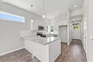 200 Black Hawk Ct, Columbia City, OR 97018 - Photo 12