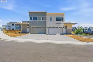 200 Black Hawk Ct, Columbia City, OR 97018 - Photo 2