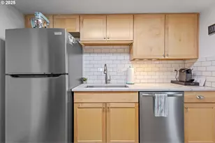 111 NW Hawthorne Ave, Bend, OR 97703 - Photo 18